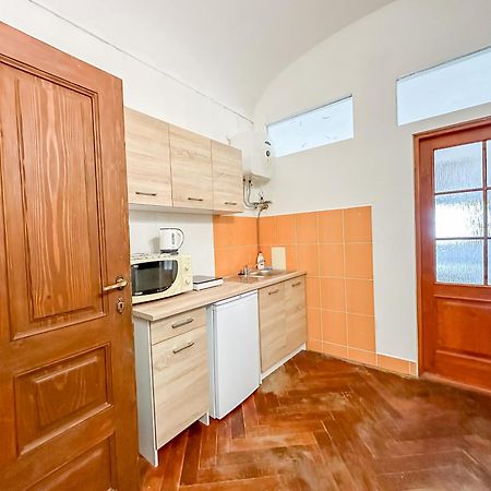 Old Town Apt. A/C And Parking Banska Bystrica Luaran gambar