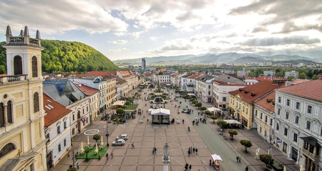 Old Town Apt. A/C And Parking Banska Bystrica Luaran gambar