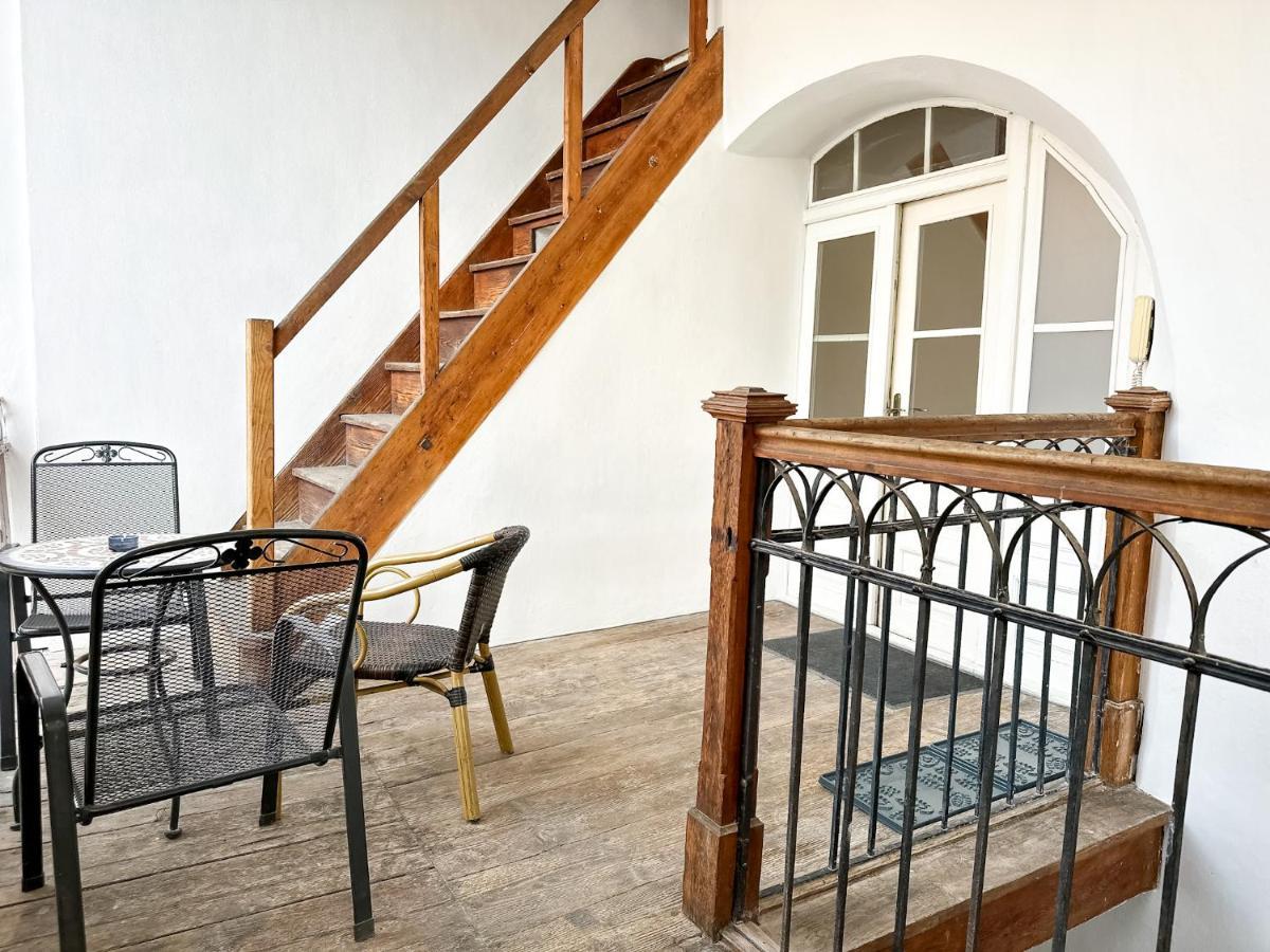 Old Town Apt. A/C And Parking Banska Bystrica Luaran gambar