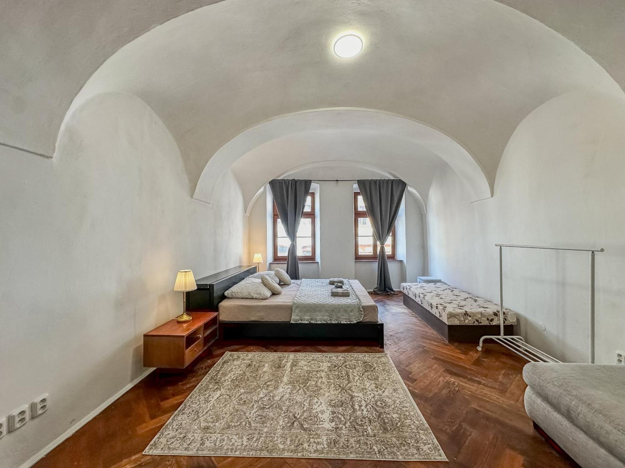 Old Town Apt. A/C And Parking Banska Bystrica Luaran gambar