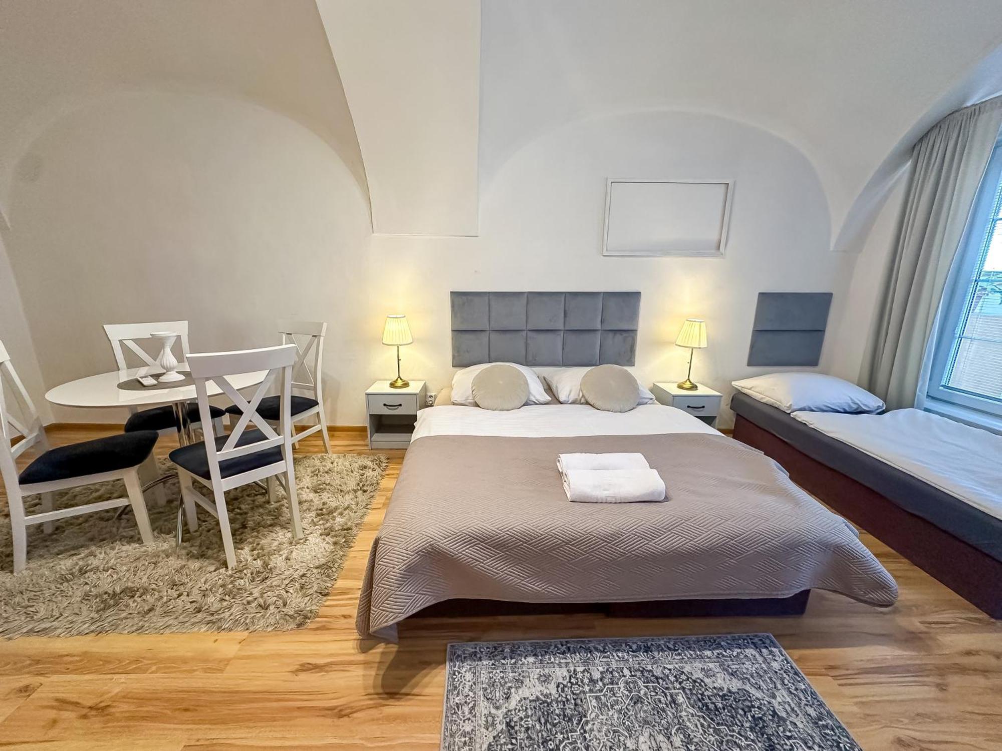 Old Town Apt. A/C And Parking Banska Bystrica Luaran gambar